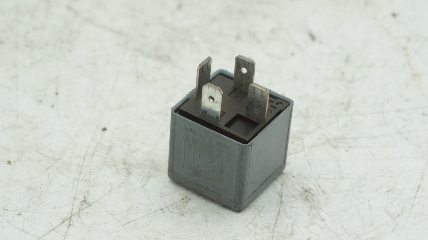 VW AUDI FUSE NUMBER 373 8D0951253A