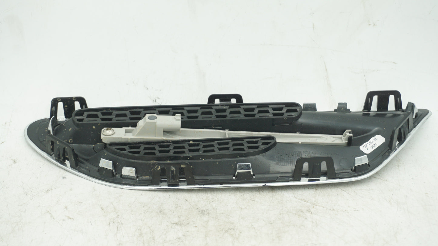 BMW F10 M5 FRONT RIGHT FENDER GRILLE VENT 7903880
