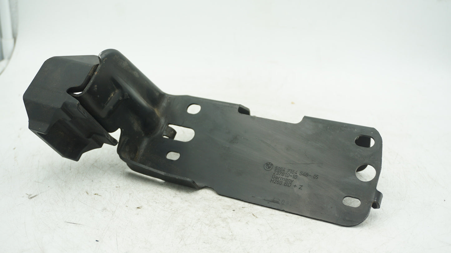 BMW E82 E88 E90 RHS RIGHT FRONT BUMPER CARRIER BRACKET 7154546