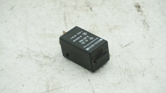 BMW 5 SERIES E39 RELAY FUSE MODULE 8365960