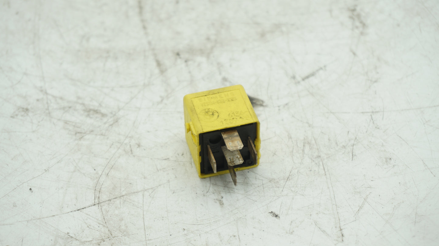BMW 5 SERIES E34 FUSE RELAY 1389105