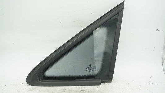 VW CADDY QUATER FRONT LEFT WINDOW 43R001057