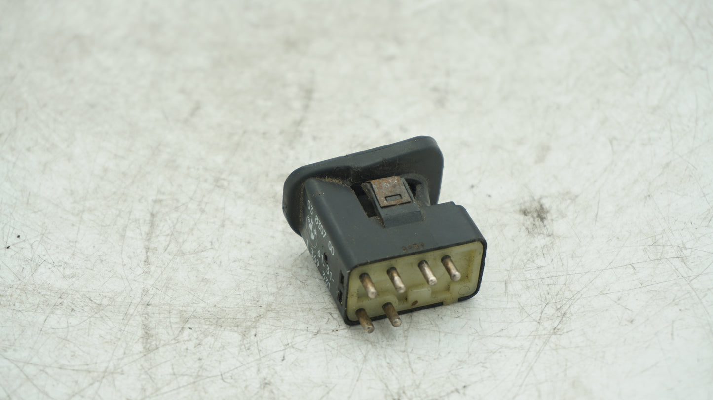 BMW 5 SERIES E34 MIRROR ADJUST SWITCH 1369331
