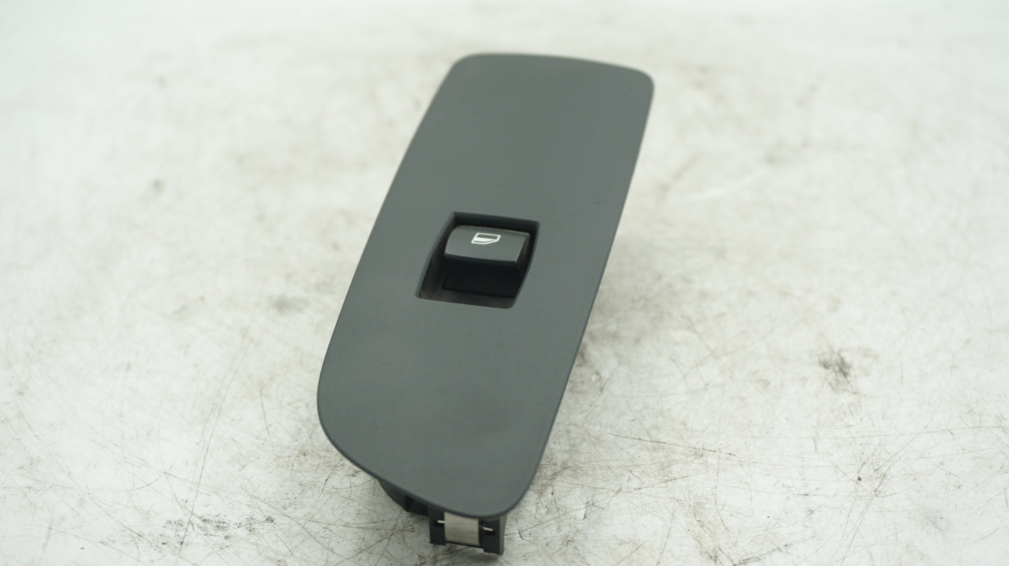 BMW 1 SERIES E82 PASSENGERS SIDE CONTROL SWITCH 9163001 - LRI Autoparts