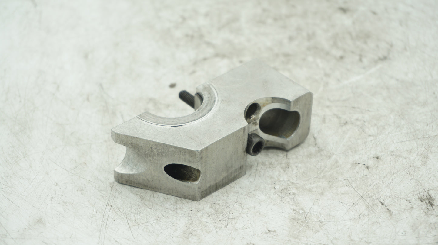 VW AUDI 1.9TDI CAMSHAFT BEARING CAP