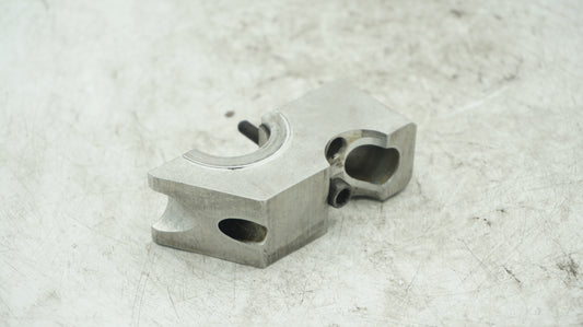 VW AUDI 1.9TDI CAMSHAFT BEARING CAP