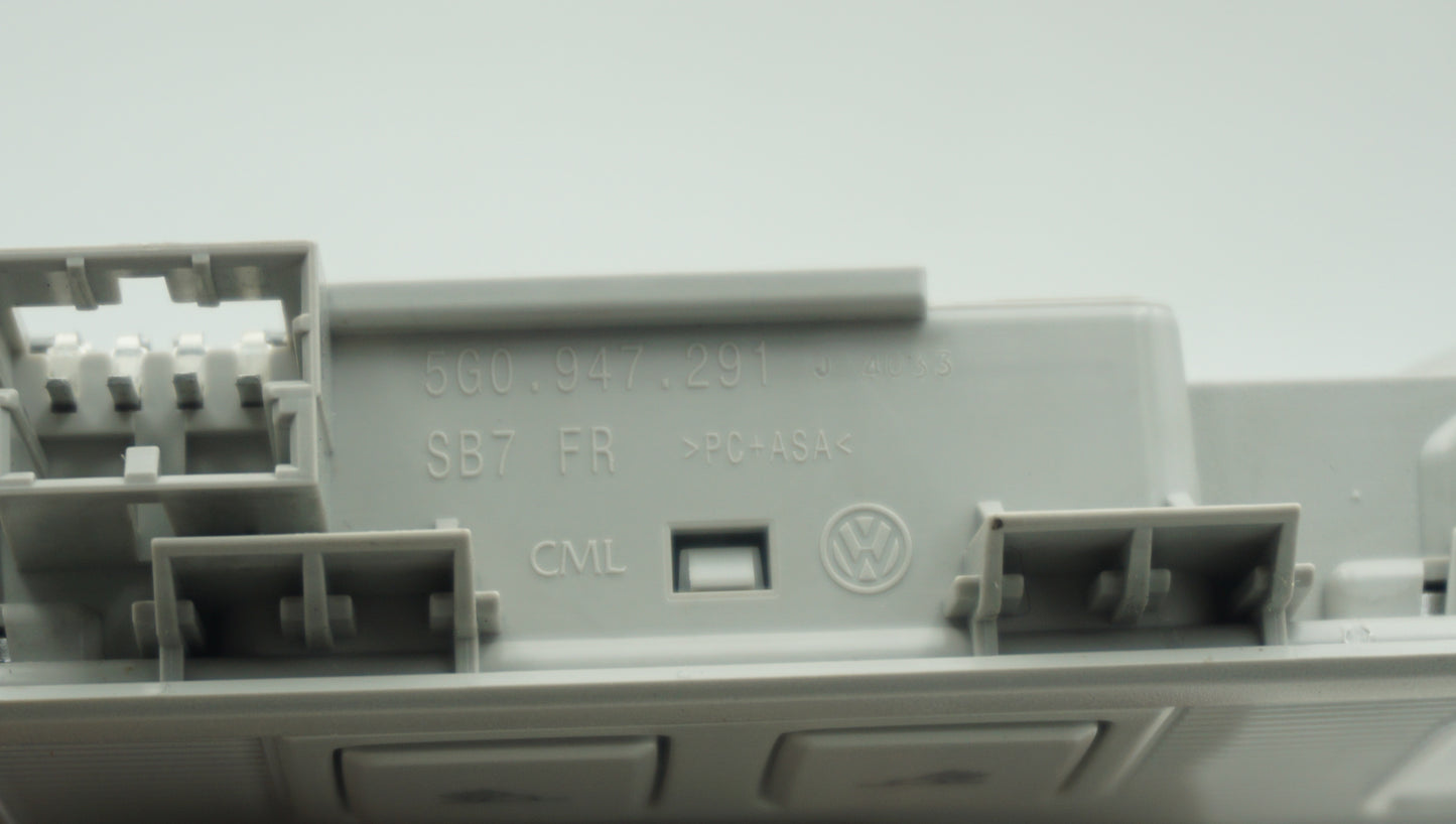 VW GOLF MK7 REAR INTERIOR ROOF READING LIGHT 5G0947291