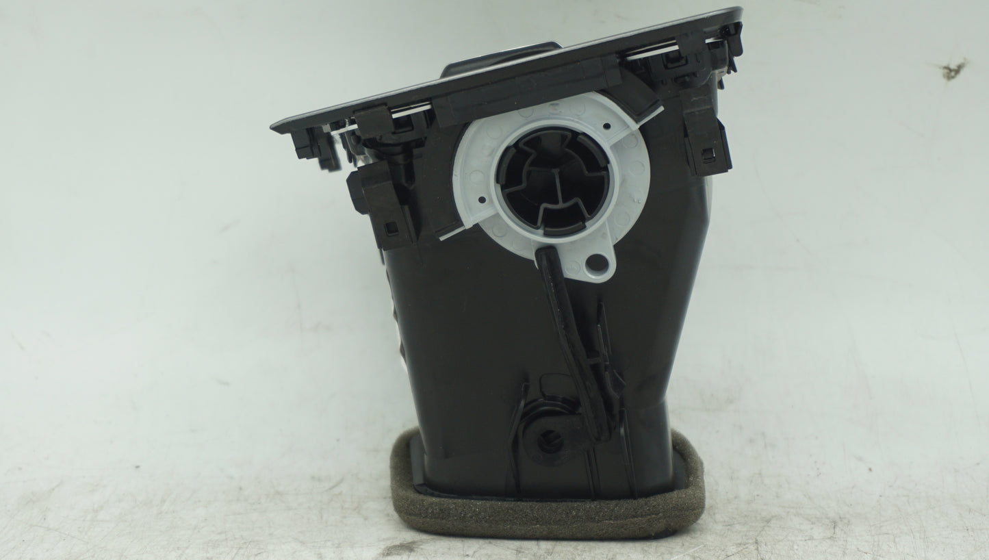 VW GOLF MK7 FRONT RIGHT DRIVERS AIR VENT 5G2819710