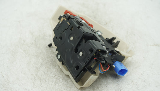 VW MK5 REAR LEFT DOOR LOCK ACTUATOR 7L0839015D