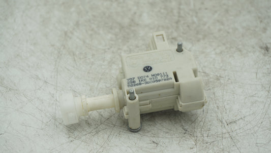 VW GOLF MK5 FUEL DOOR RELEASE MOTOR 1K6810773