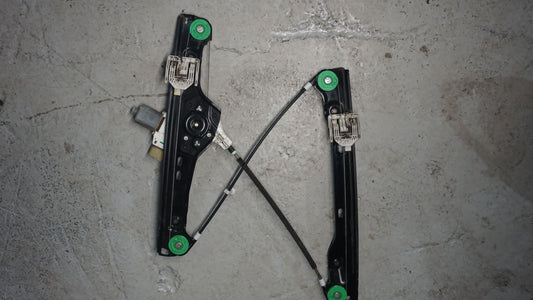 BMW 3 SERIES E90 RHS FRONT DRIVERS WINDOW REGULATOR 7060266