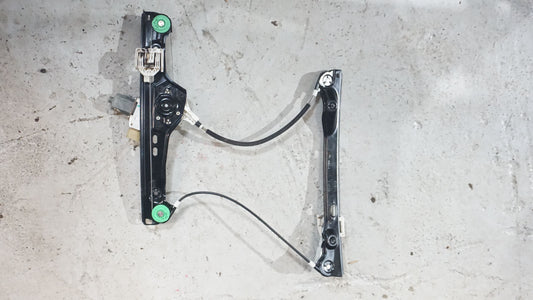 BMW 3 SERIES E90 RHS FRONT DRIVERS WINDOW REGULATOR 7060266