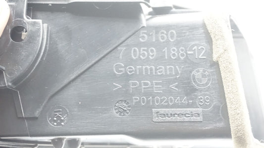 BMW E82 E87 E88 RIGHT AIR VENT 7059188