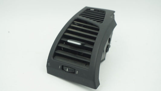 BMW E82 E87 E88 RIGHT AIR VENT 7059188