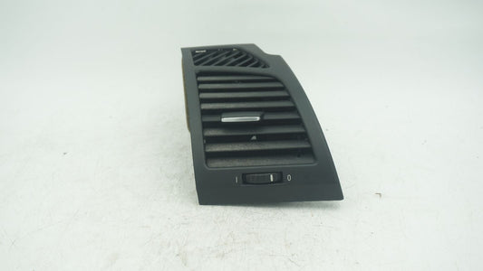 BMW E82 E87 E88 RIGHT AIR VENT 7059188
