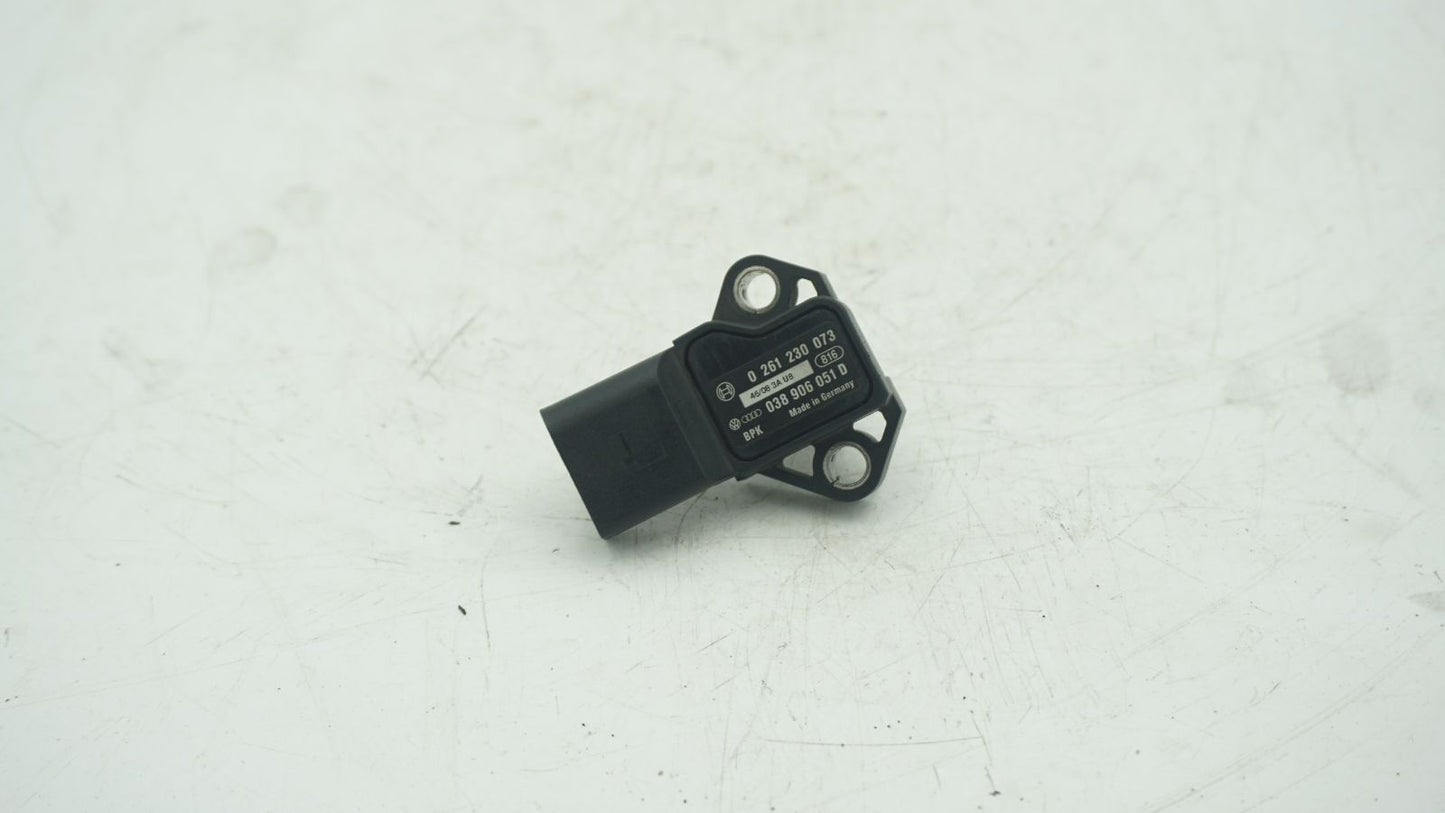 GENUINE VW AUDI MAP MANIFOLD PRESSURE SENSOR 038906051D