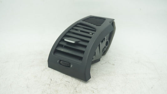 BMW E82 E87 E88 RIGHT AIR VENT 7059188