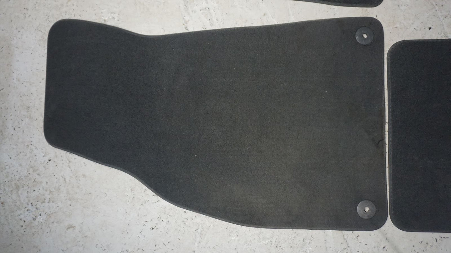 GENUINE AUDI A4 B7 FLOOR MATS BLACK