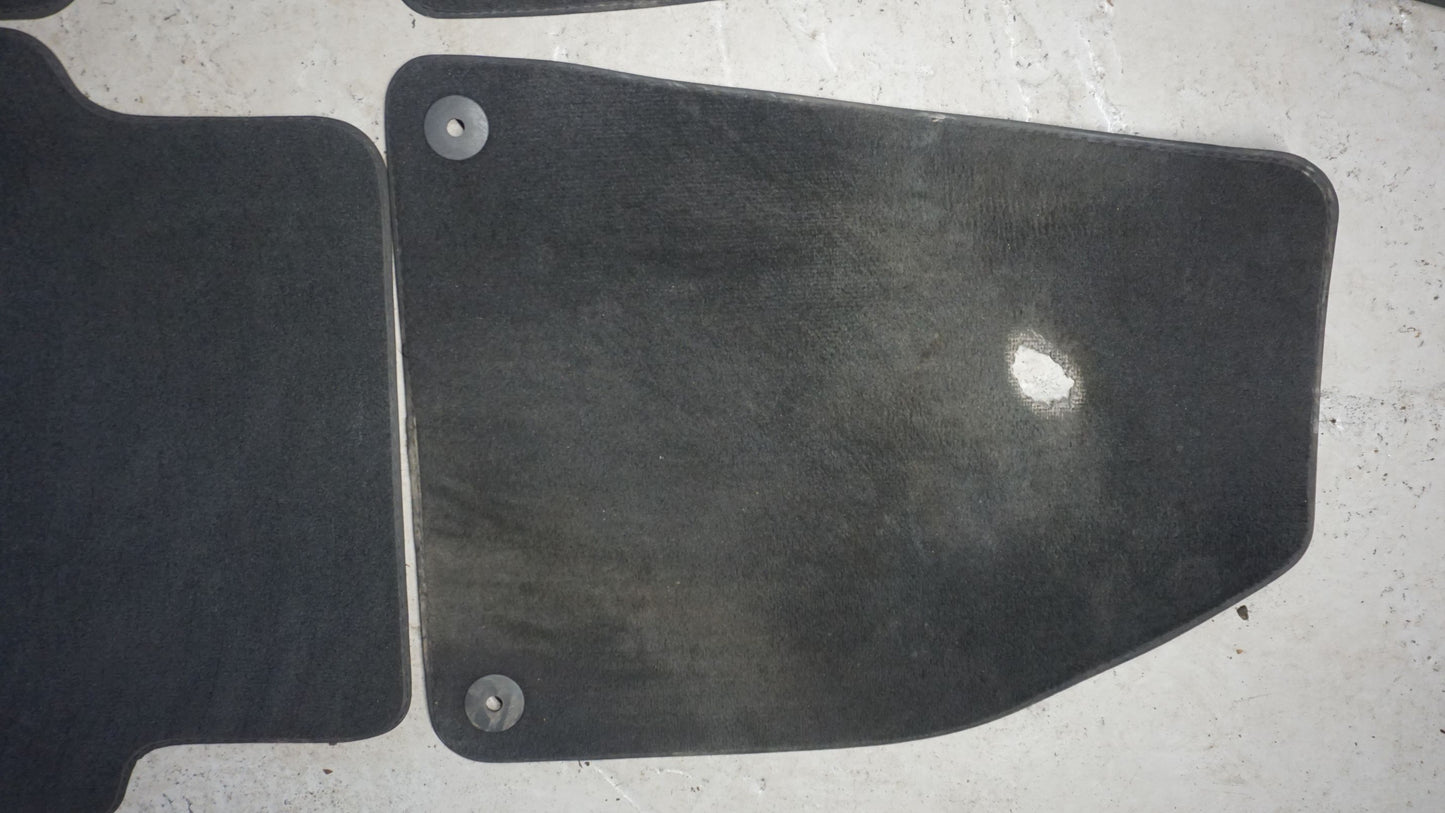GENUINE AUDI A4 B7 FLOOR MATS BLACK