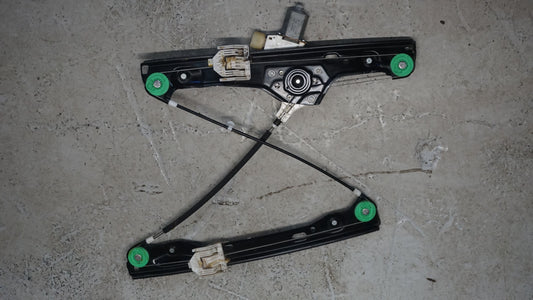 BMW 3 SERIES E90 RHS FRONT DRIVERS WINDOW REGULATOR 7060266