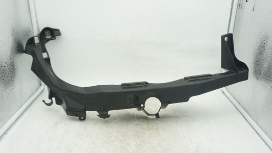 BMW 3 SERIES E90 LCI RHS DRIVERS HEADLIGHT BRACKET 7138402