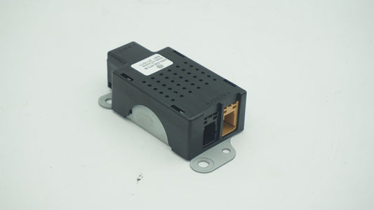 VOLKWAGEN GOLF MK6 ANTENNA NOISE FILTER 5M0035570B