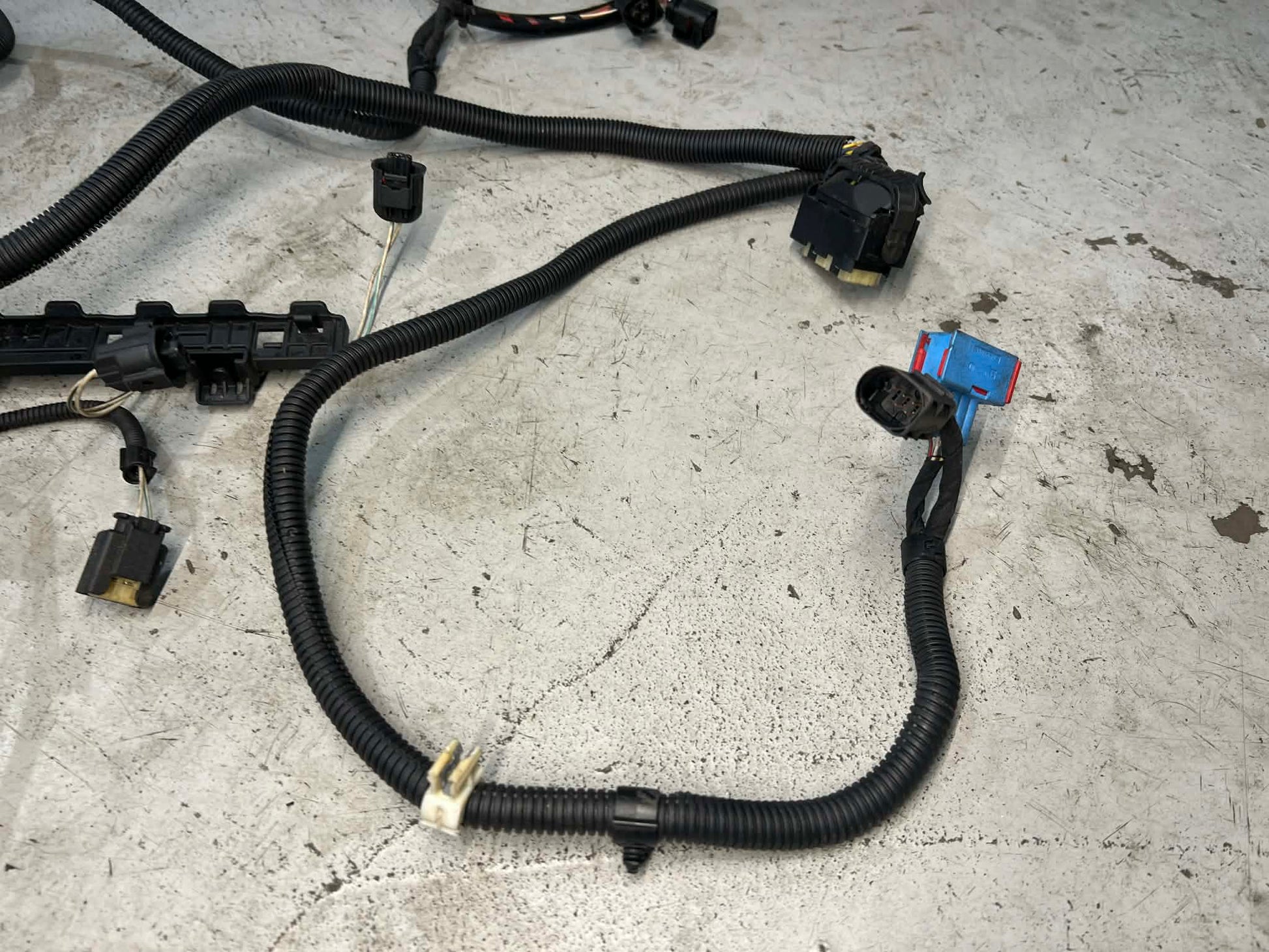 BMW F20 / F30 N13 Main Engine Wiring Harness - 7608804 / 7607975 - LRI Autoparts