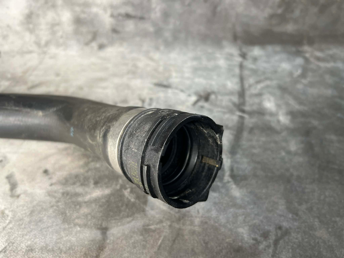 BMW F20 / F22 / F30 / F32 Lower Radiator Coolant Hose - 7596838