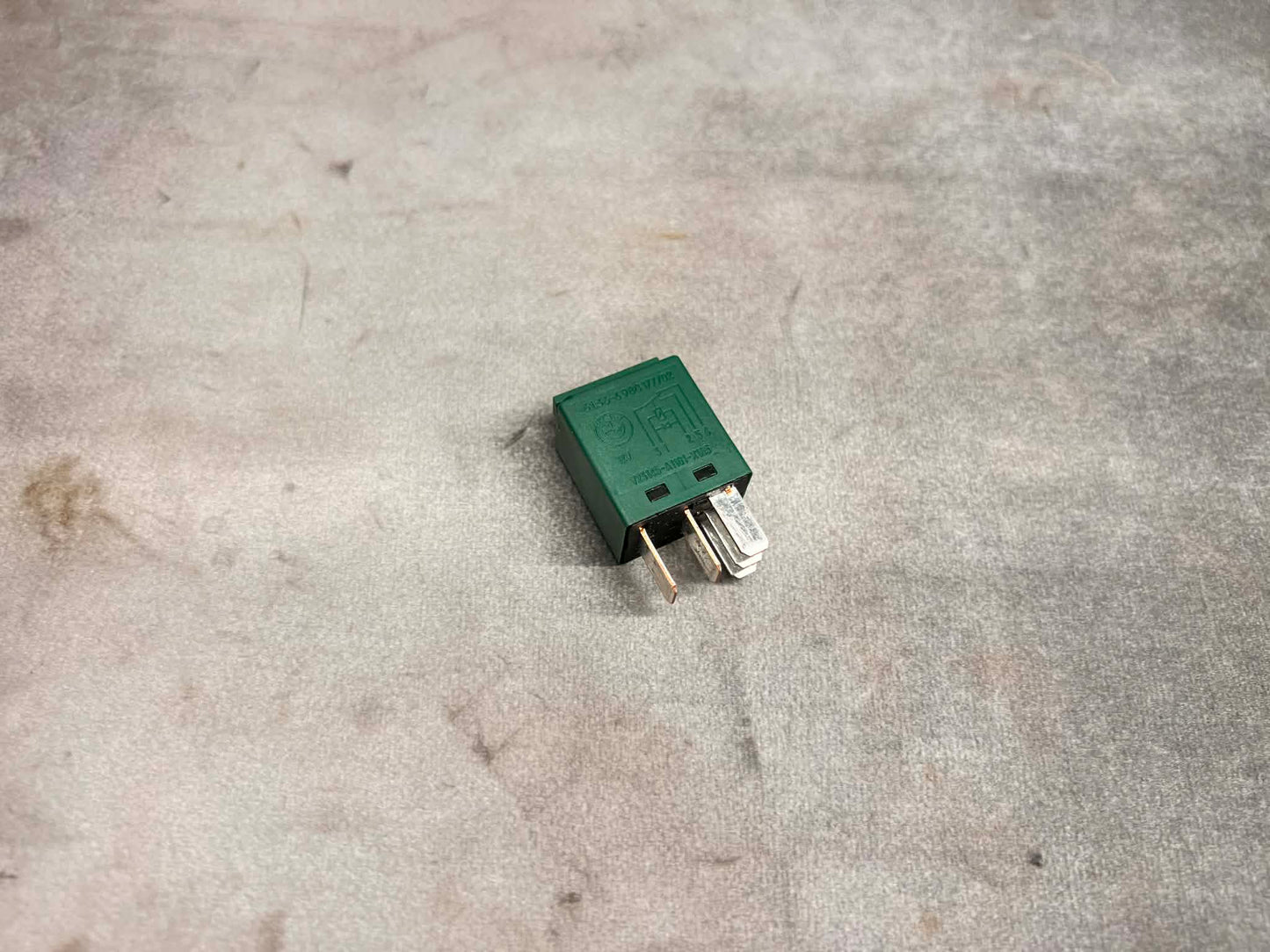 BMW Multi-Purpose Changeover Relay (Green) - 61366980177