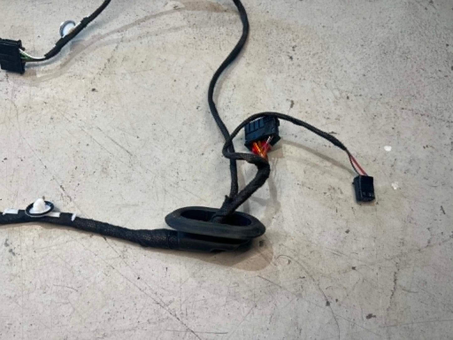 REAR RIGHT DOOR HARNESS