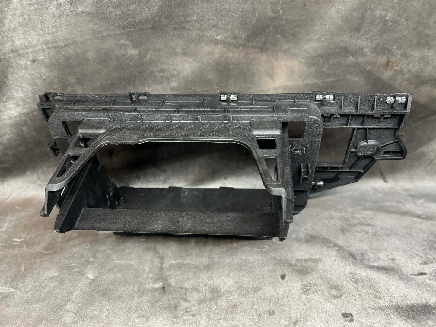 2GS858005