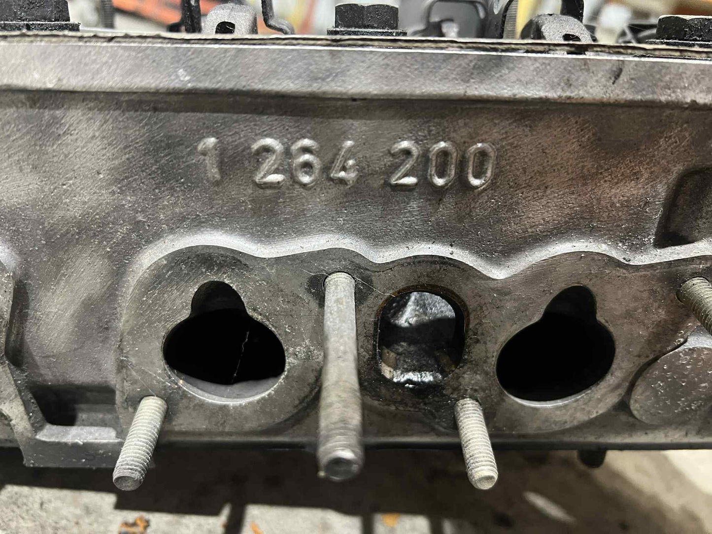 BMW E28 E30 M20 6 CYLINDER ENGINE CYLINDER HEAD 1264200