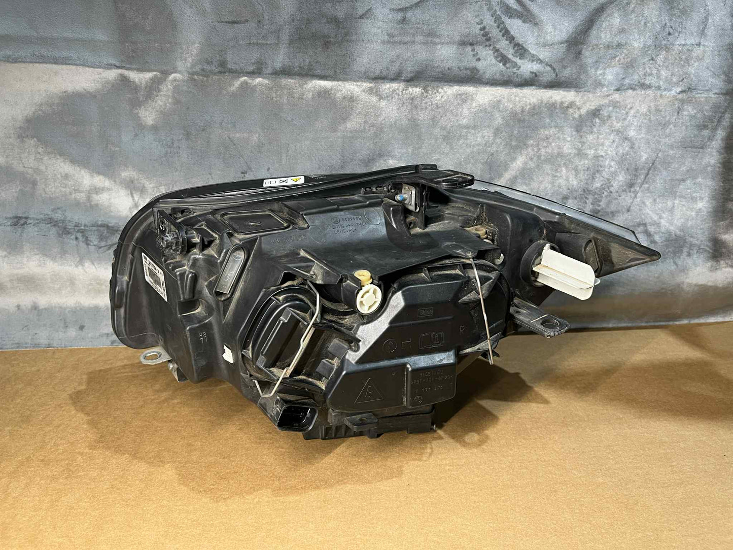 BMW 1 SERIES E82 E87 E88 RHS RIGHT XENON HEADLIGHT 7170294