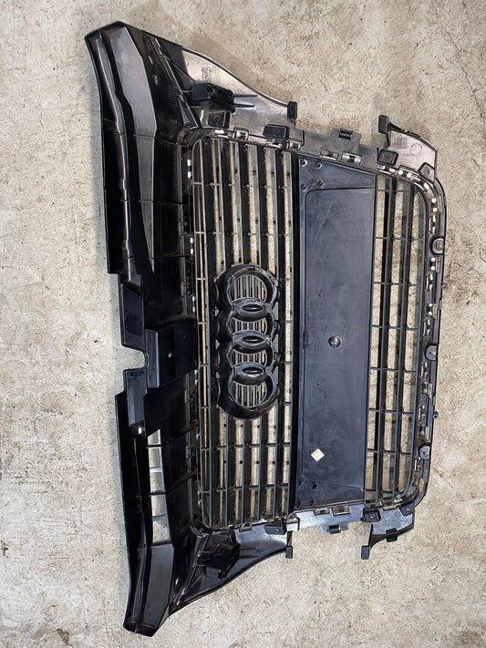 AUDI A3 8P S-LINE FRONT BUMPER GRILL 8P0853651