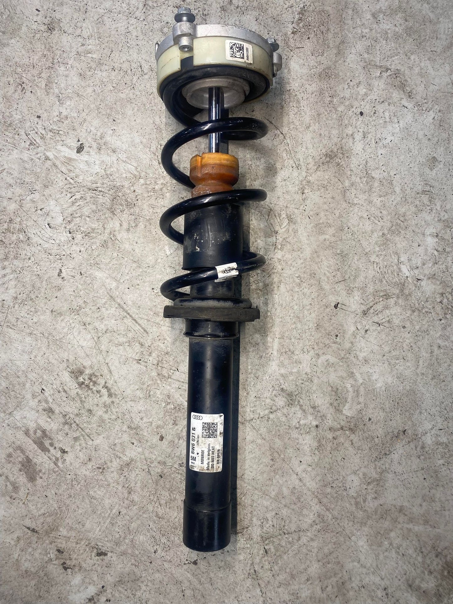 AUDI A5 F5 RHS FRONT RIGHT SUSPENSION SHOCK 8W6031B