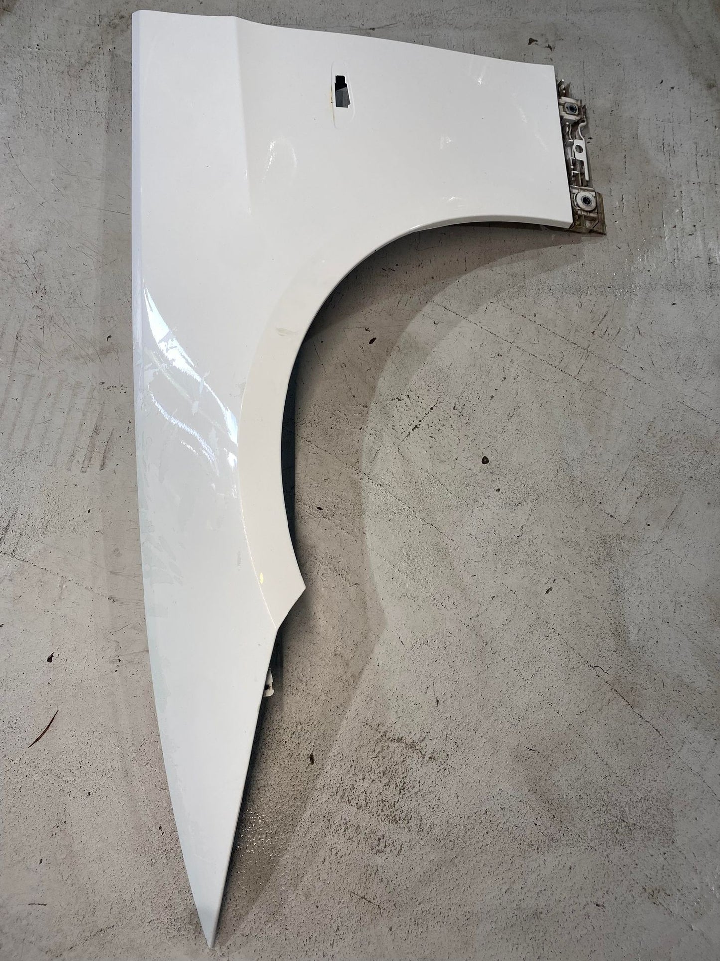 BMW 3 SERIES E92 E93 FRONT LEFT GUARD WHITE
