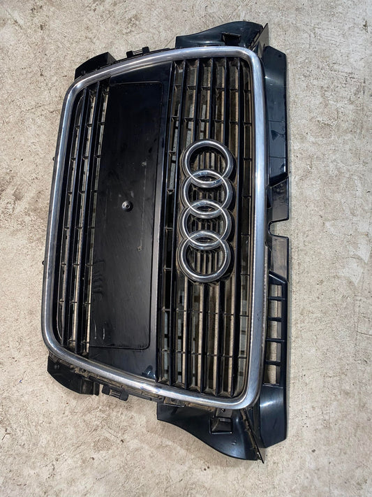 AUDI A3 8P S-LINE FRONT BUMPER GRILL 8P0853651