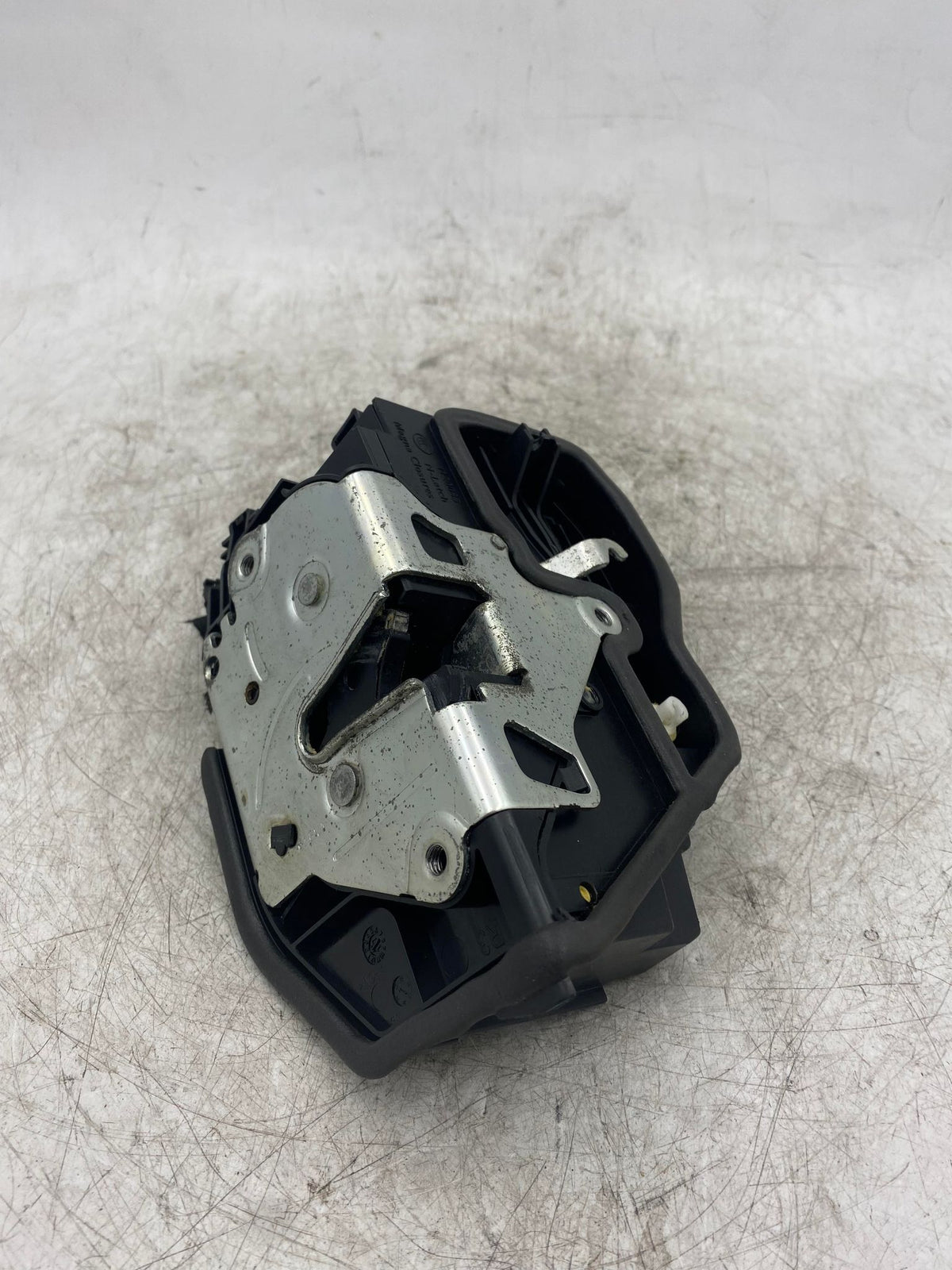 BMW 1 2 3 4 5 6 7 X SERIES FRONT RIGHT DOOR LOCK 7318422 - LRI Autoparts