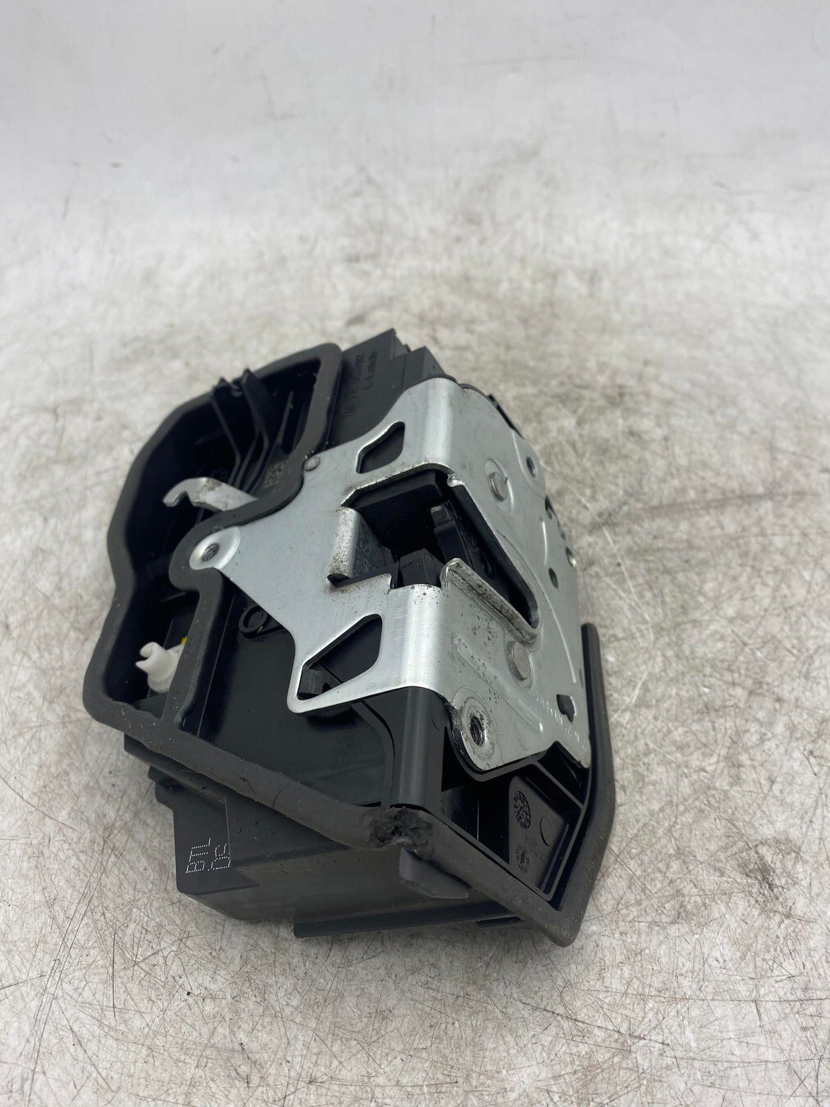 BMW 1 2 3 4 5 6 7 X SERIES FRONT LEFT DOOR LOCK 7202145 - LRI Autoparts