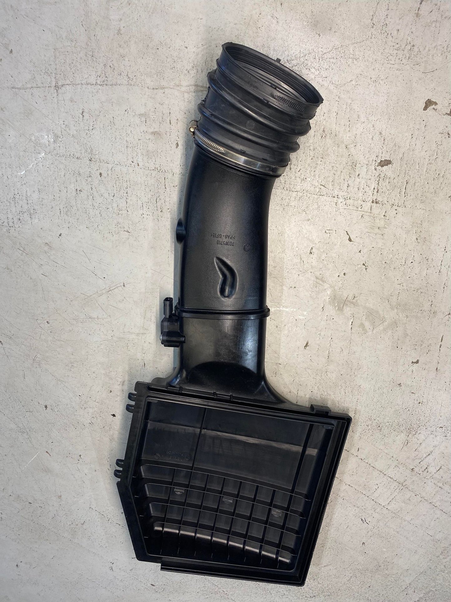 BMW 1 3 SERIES E82 E84 E88 E90 E92 E93 AIR INTAKE 70373005