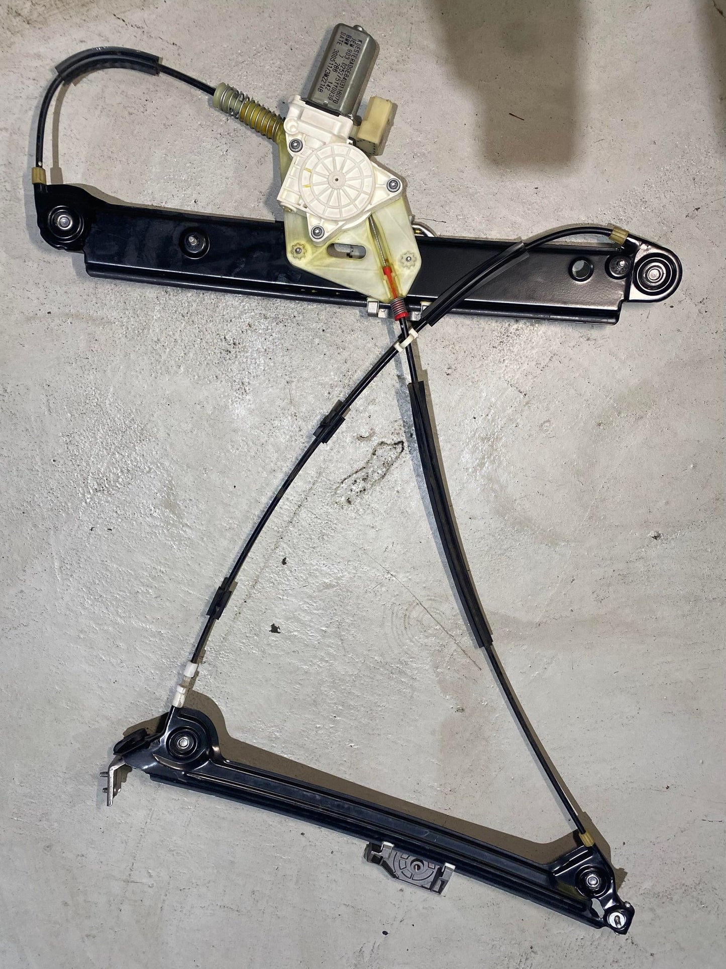 BMW 1 SERIES E87 FRONT RIGHT WINDOW REGULATOR 7286142