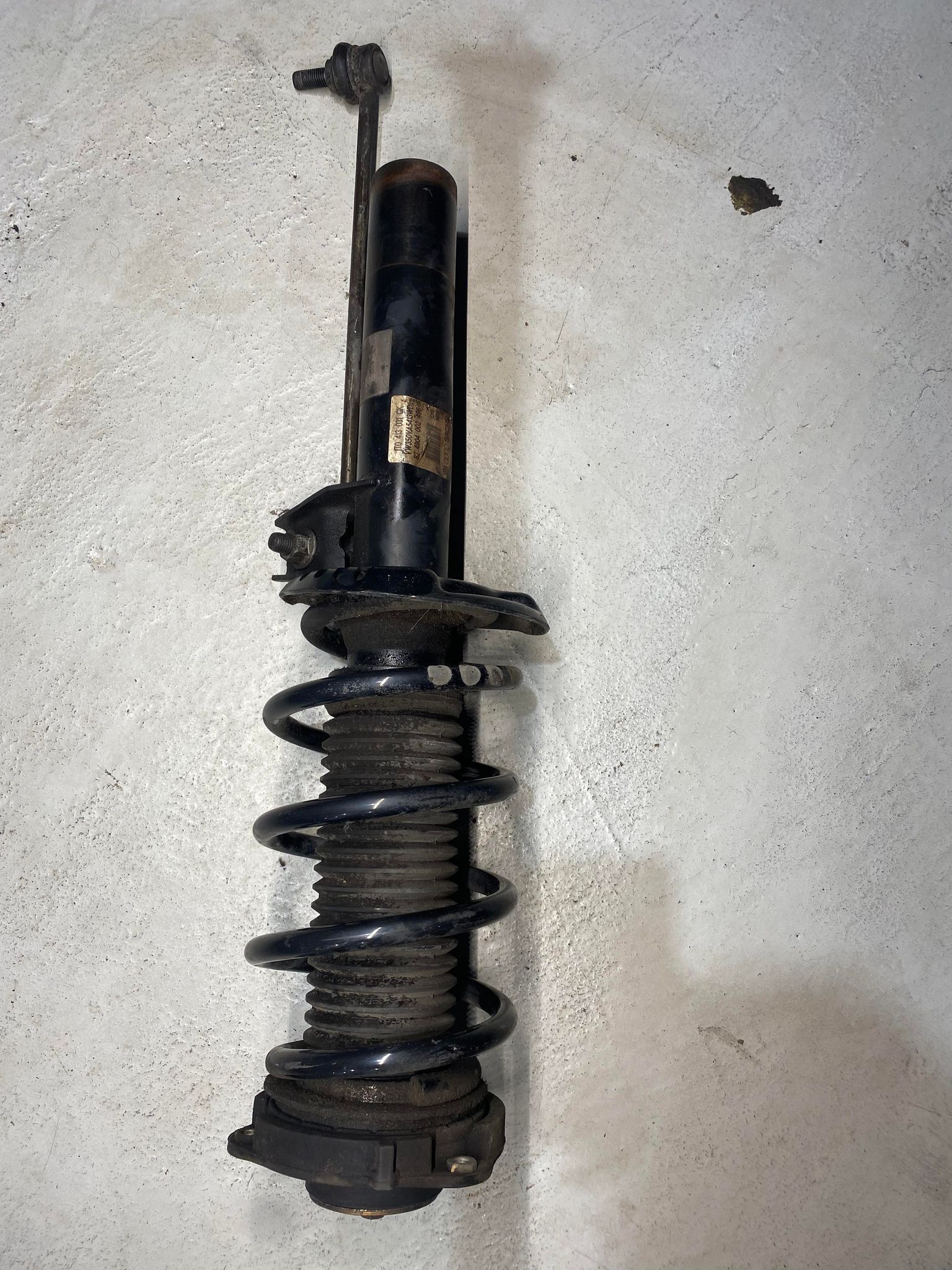 VW GOLF MK5 R32 FRONT SHOCK ABSORBER 1T0413031GK LRI Autoparts