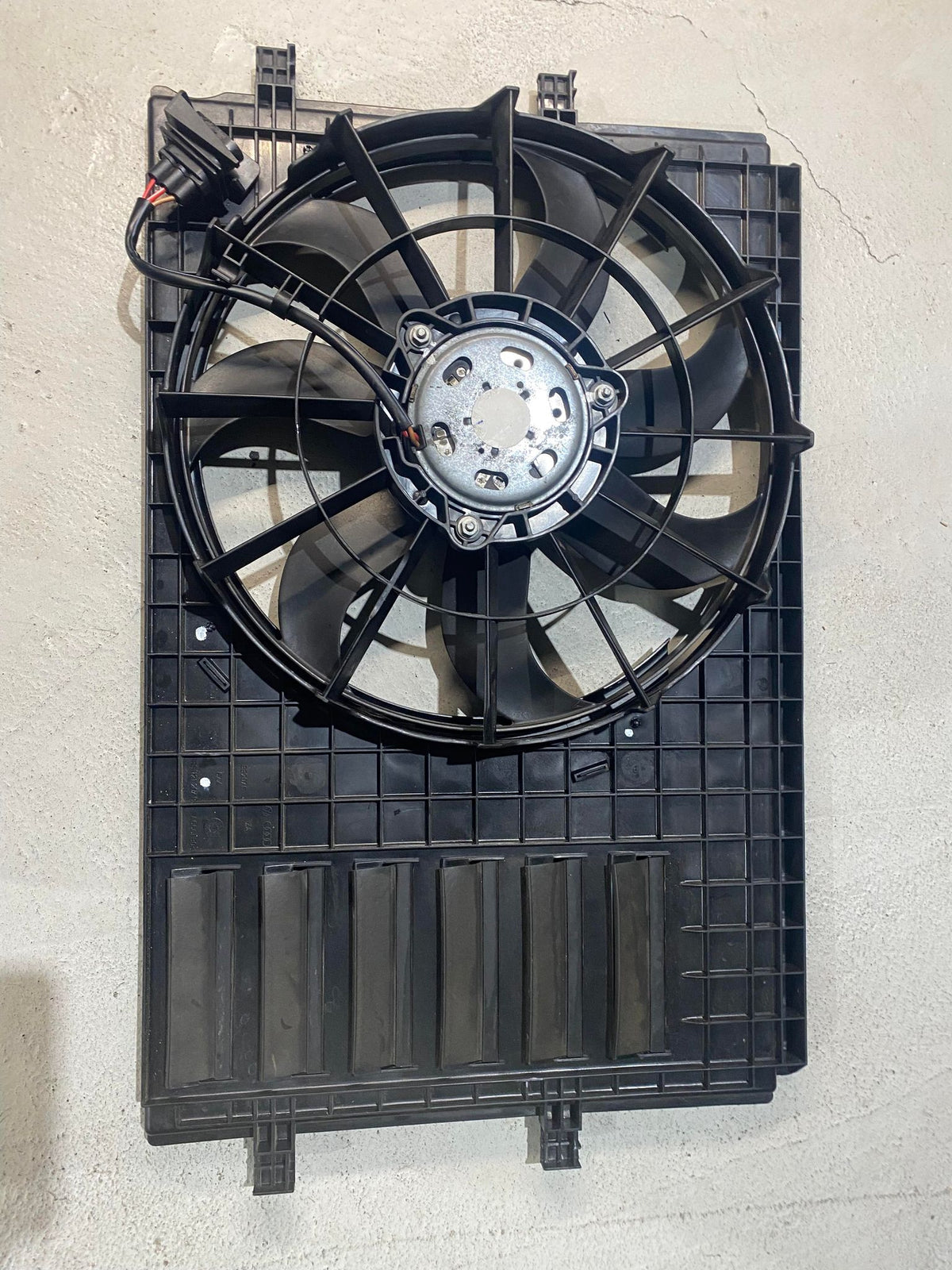 VW AUDI RADIATOR COOLING FAN 1K0121223