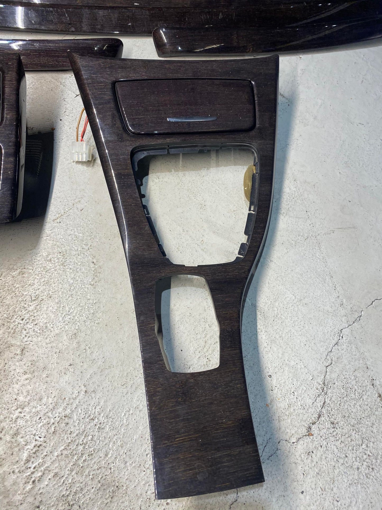 BMW 3 SERIES E92 E93 DARK WOODGRAIN TRIM SET W/CIC CUT OUT
