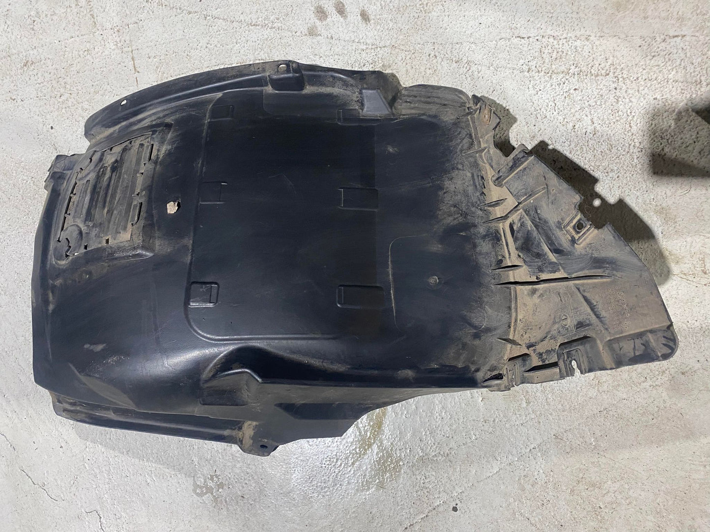 BMW 1 SERIES E82 E88 FRONT LEFT ARCH LINER 759650