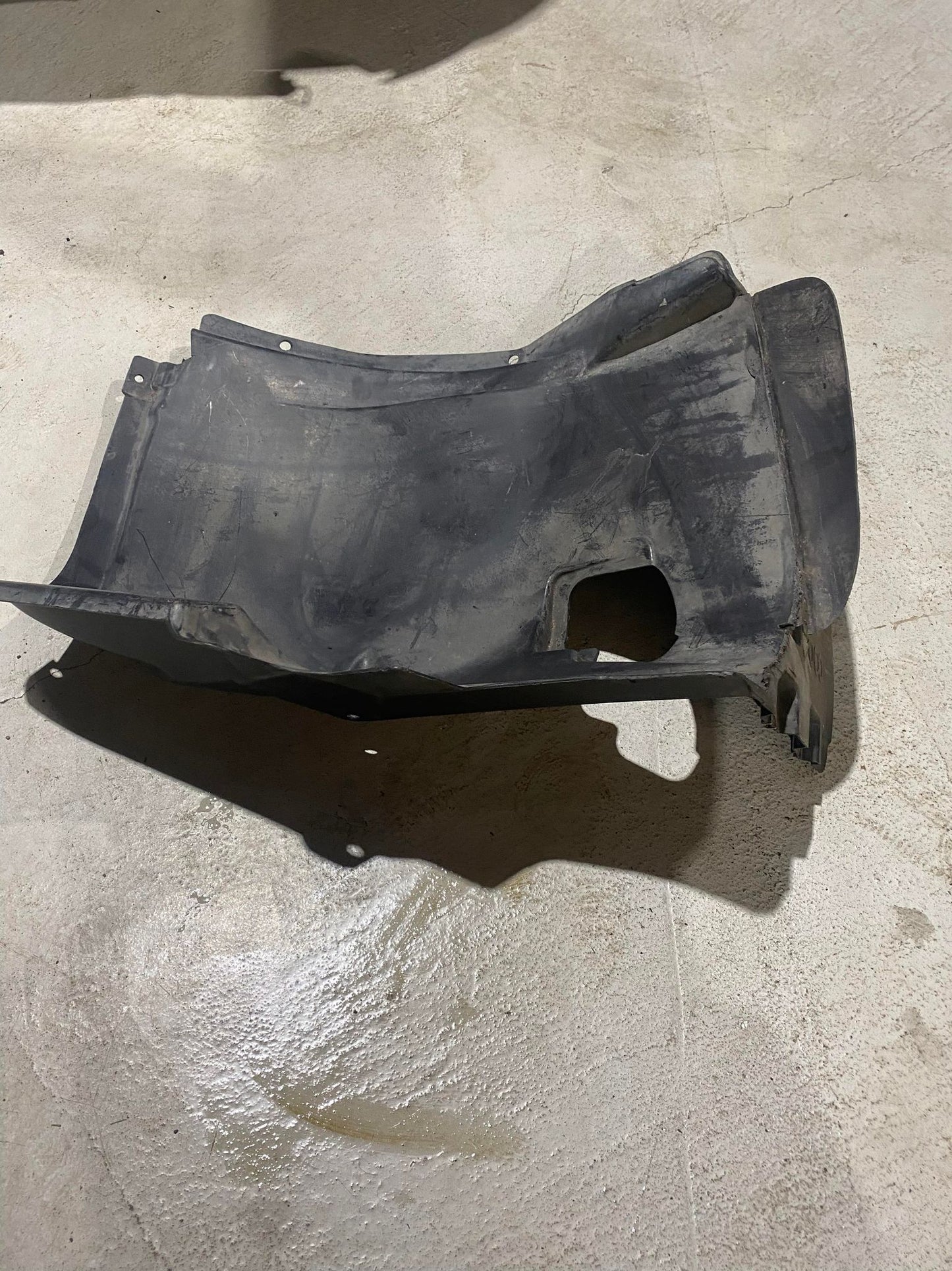 BMW 1 SERIES E87 FRONT RIGHT ARCH LINER 7059376