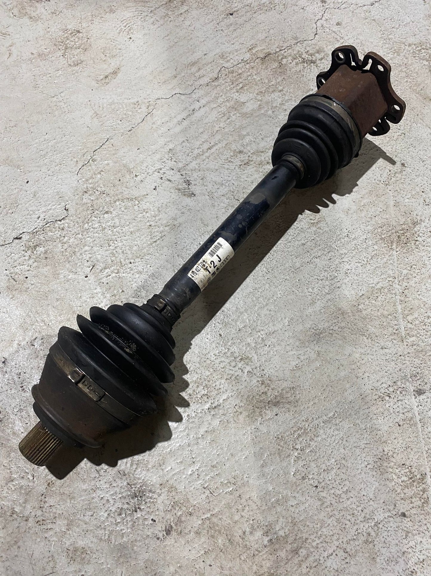 AUDI A6 FRONT RIGHT DRIVESHAFT 4F0407272