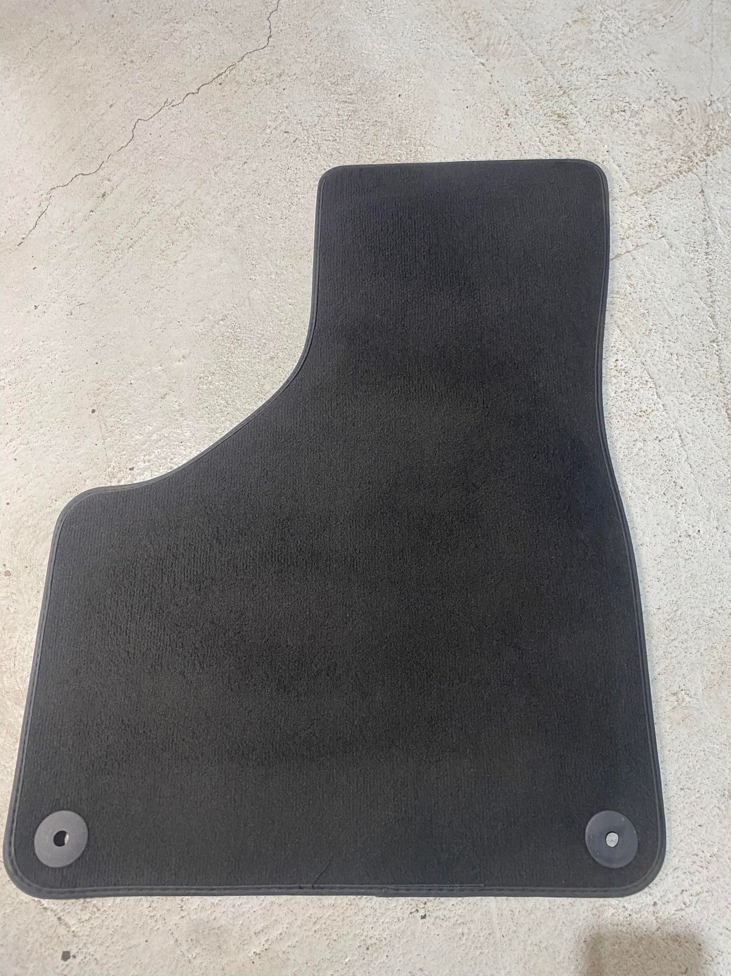 AUDI A3 8P FRONT PASSENGER FLOOR MAT