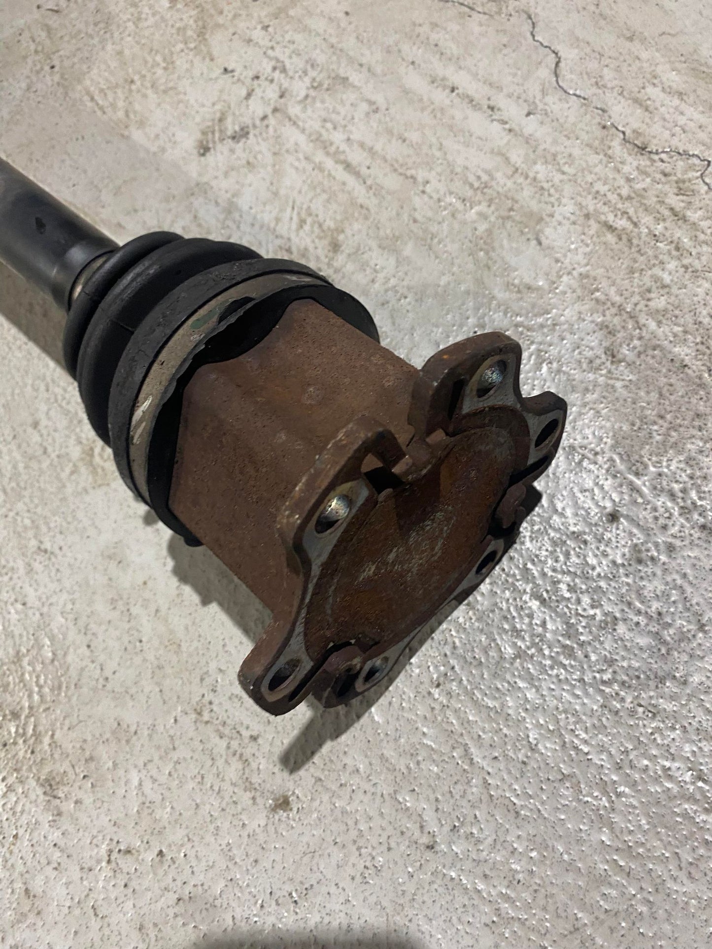 AUDI A6 FRONT RIGHT DRIVESHAFT 4F0407272