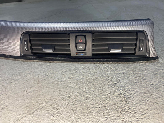 BMW 3 4 SERIES F30 F32 F33 FRONT DASH MIDDLE AIR VENT AND TRIM 9218552